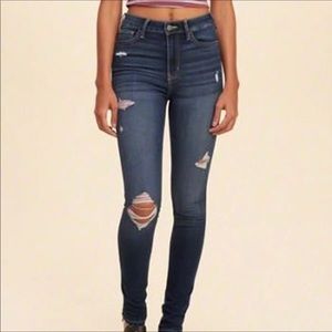 $9 🅿️🅿️ Hollister High Waisted Jeans Size 0